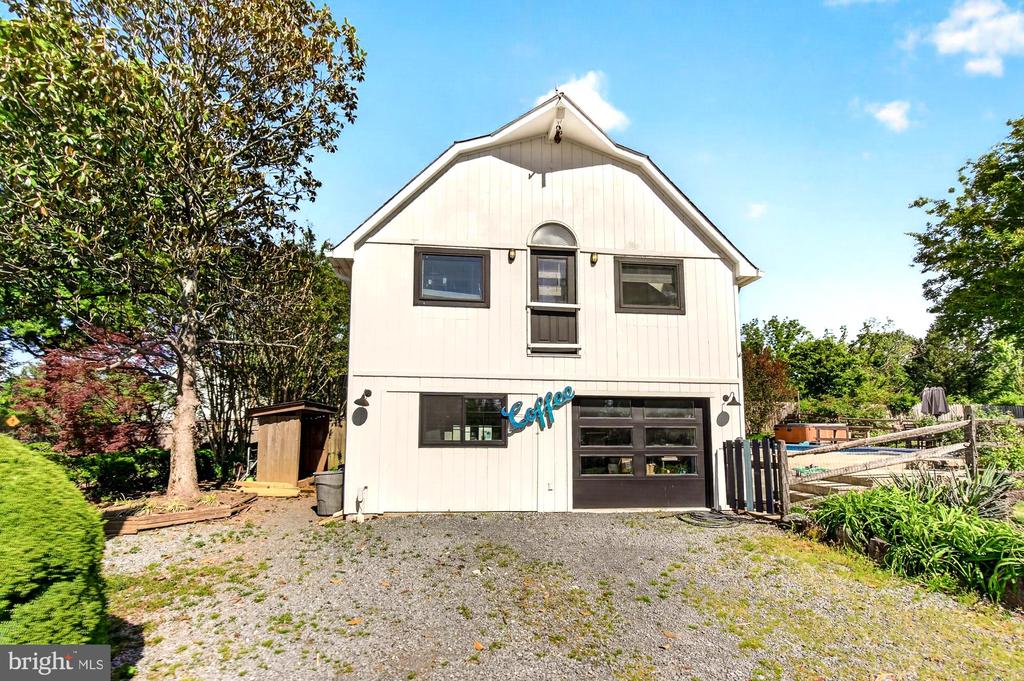 18040 BARNESVILLE ROAD