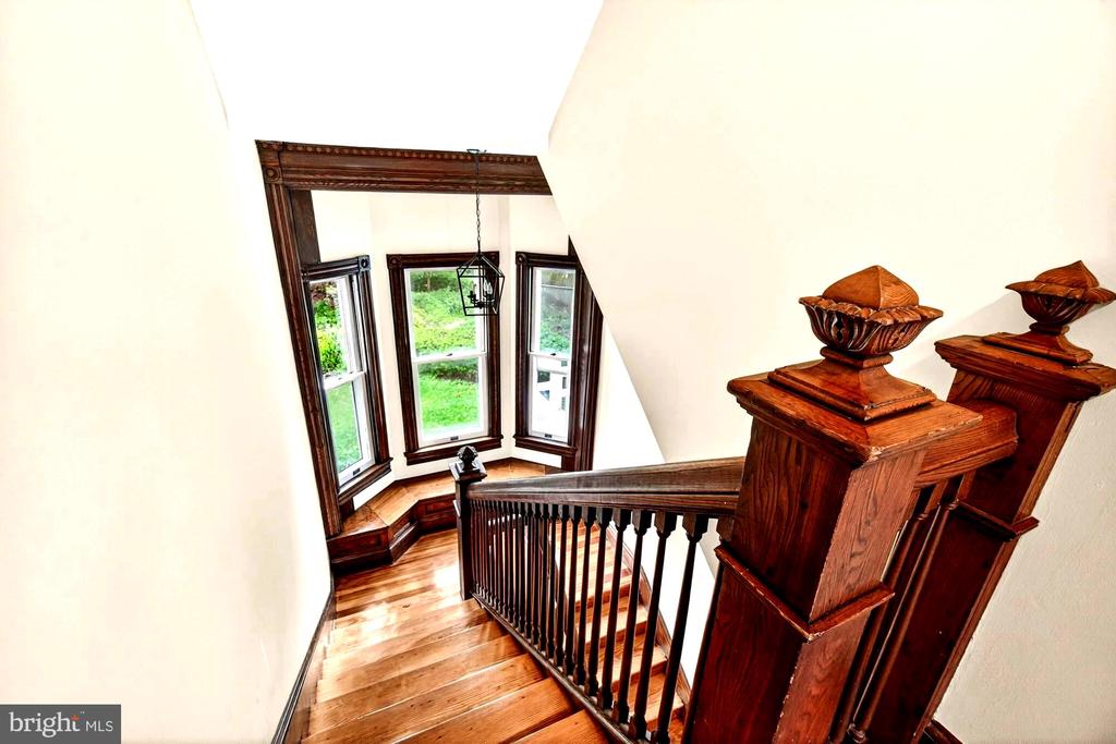 18040 BARNESVILLE ROAD