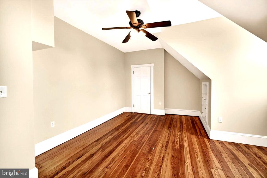 18040 BARNESVILLE ROAD