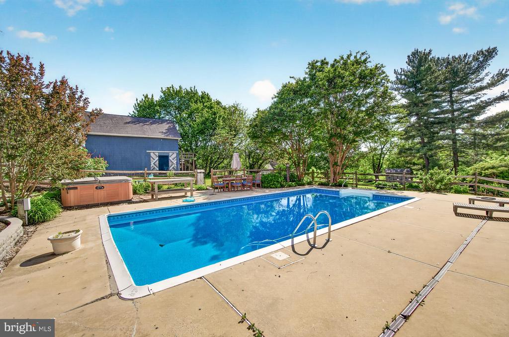18040 BARNESVILLE ROAD