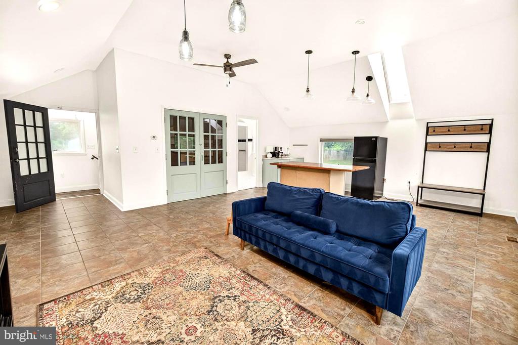 18040 BARNESVILLE ROAD