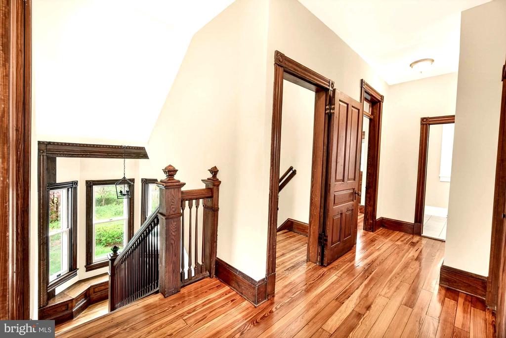 18040 BARNESVILLE ROAD