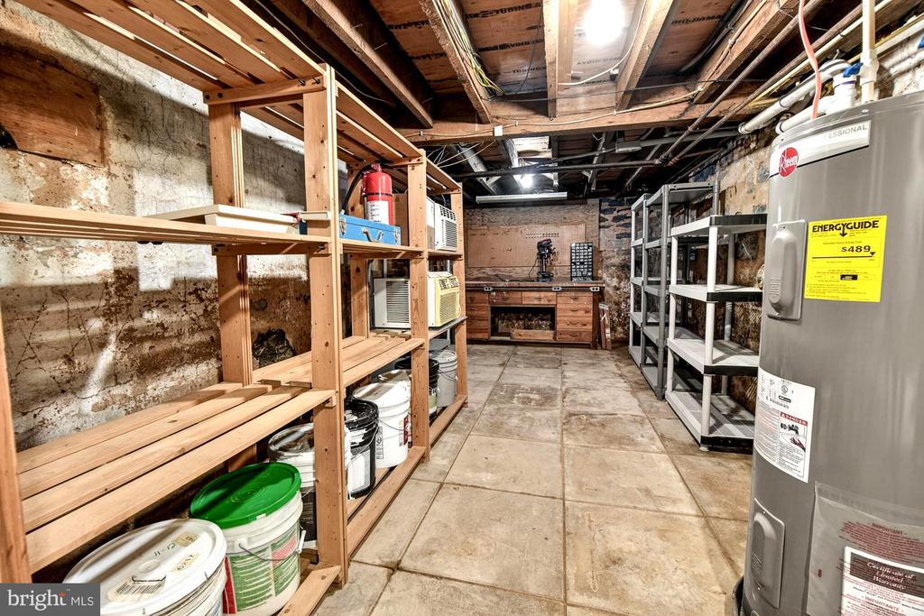 18040 BARNESVILLE ROAD
