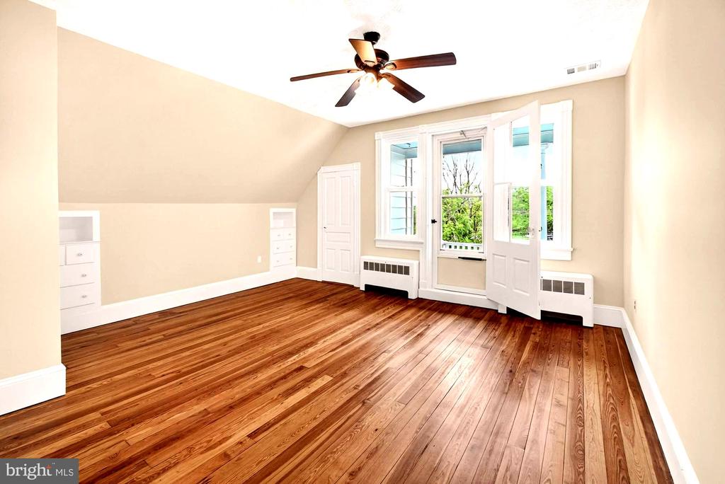18040 BARNESVILLE ROAD