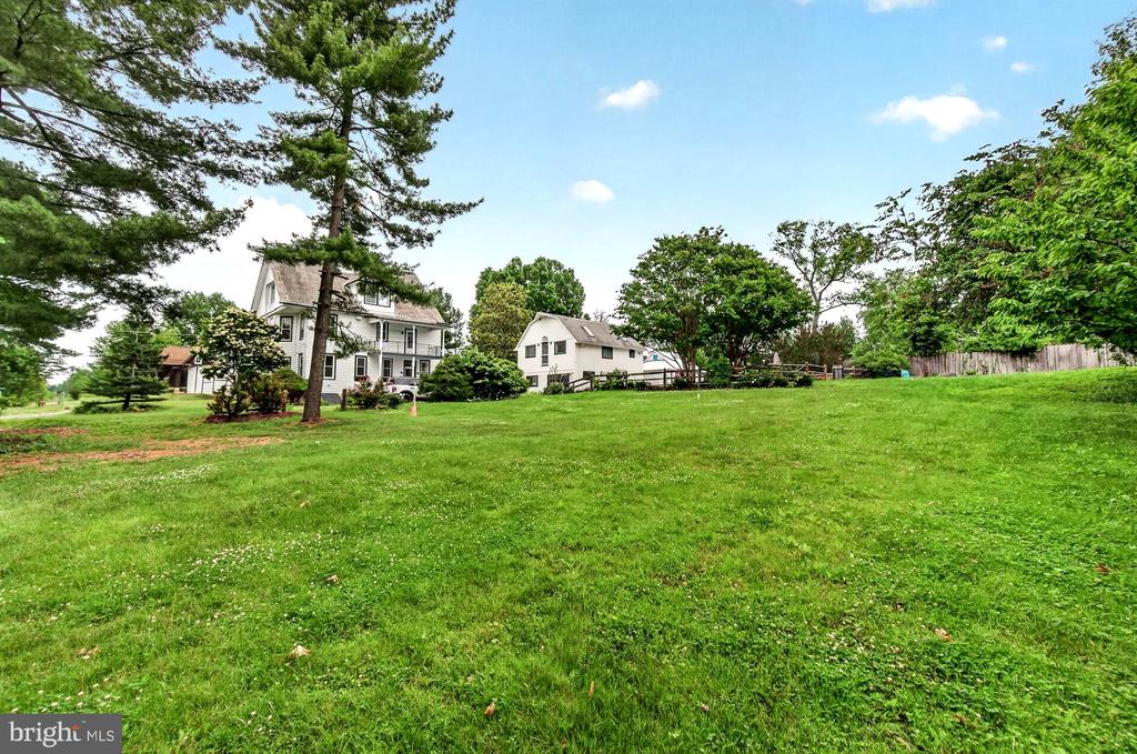 18040 BARNESVILLE ROAD