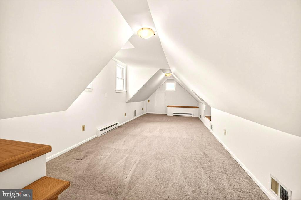 18040 BARNESVILLE ROAD
