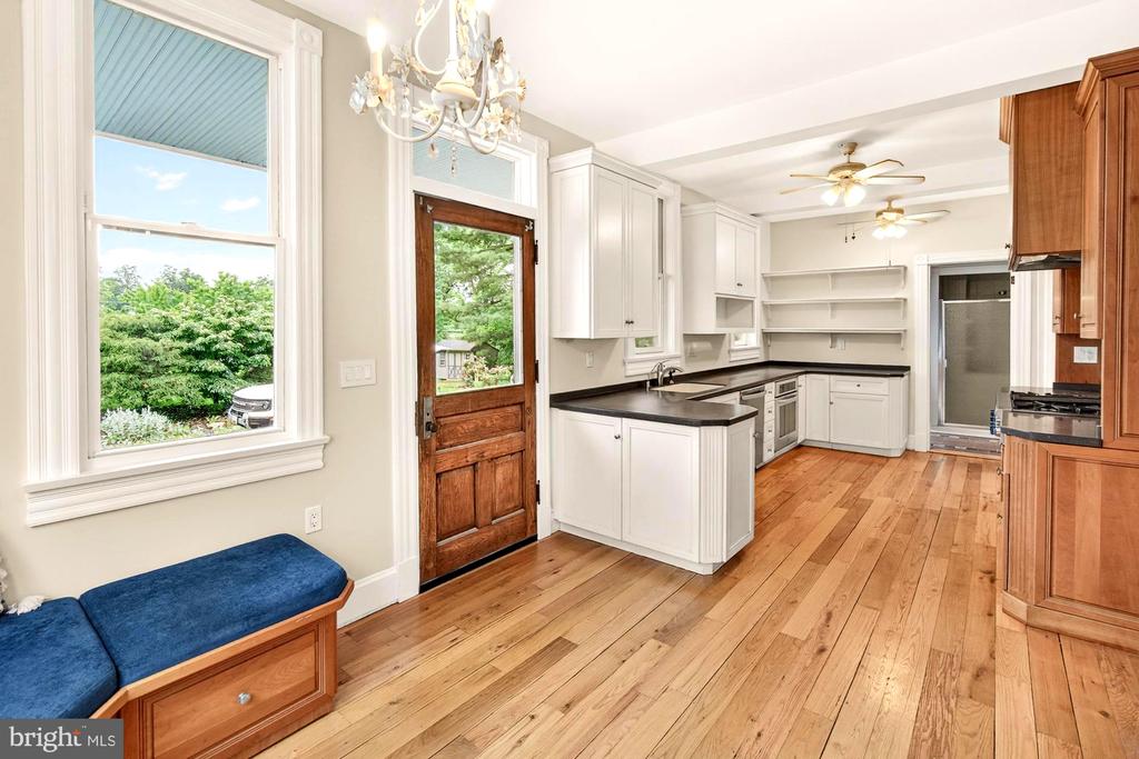 18040 BARNESVILLE ROAD