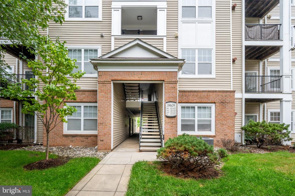 19609 GALWAY BAY CIRCLE Unit: 202