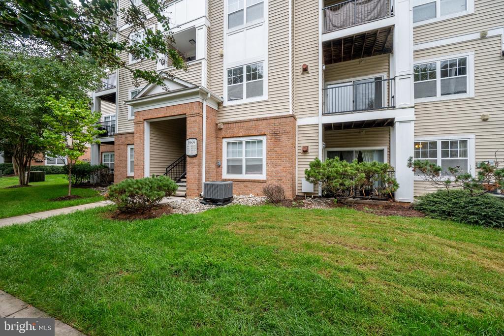 19609 GALWAY BAY CIRCLE Unit: 202