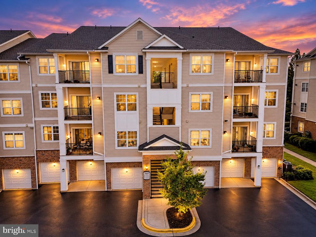 19609 GALWAY BAY CIRCLE Unit: 202