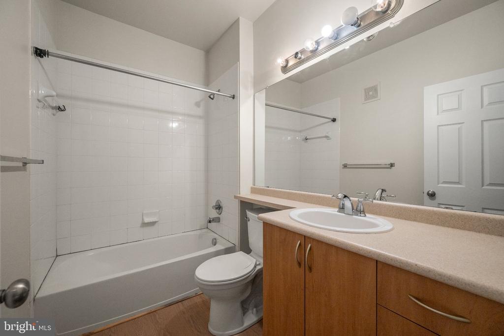 19609 GALWAY BAY CIRCLE Unit: 202