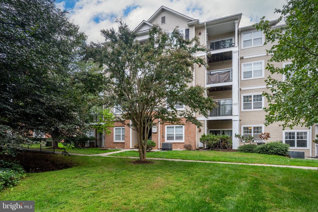 19609 GALWAY BAY CIRCLE Unit: 202