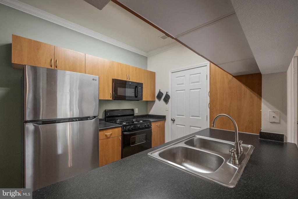 19609 GALWAY BAY CIRCLE Unit: 202