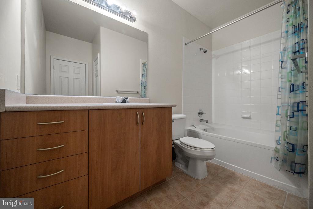 19609 GALWAY BAY CIRCLE Unit: 202