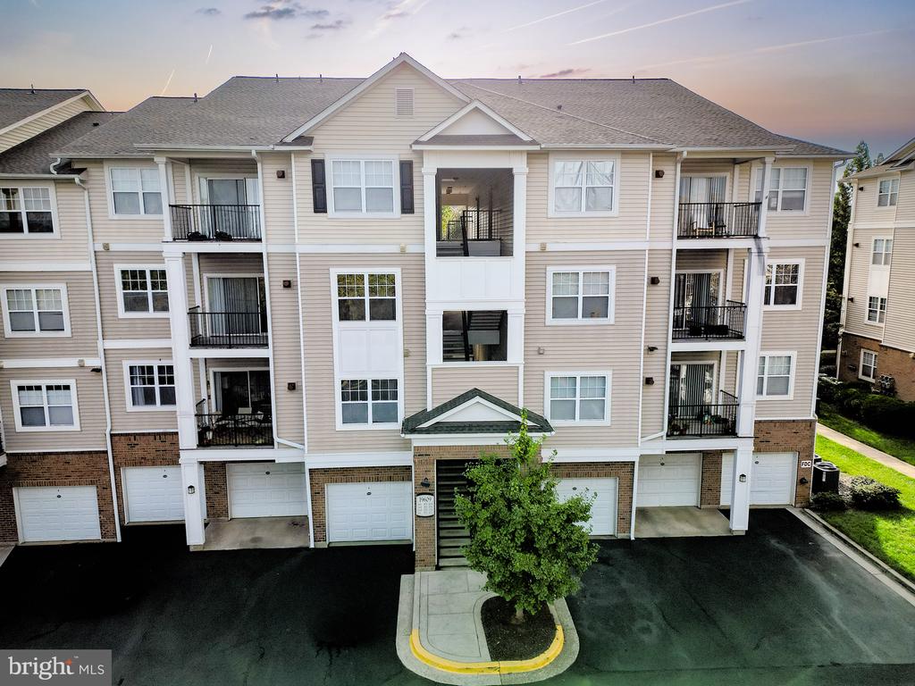 19609 GALWAY BAY CIRCLE Unit: 202
