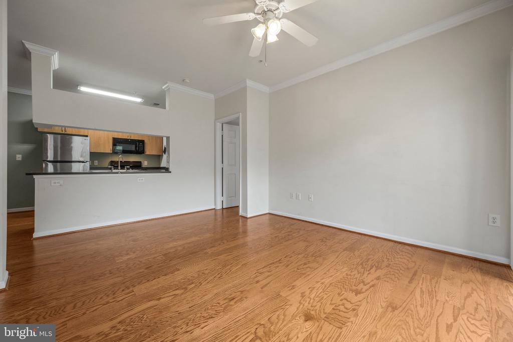19609 GALWAY BAY CIRCLE Unit: 202