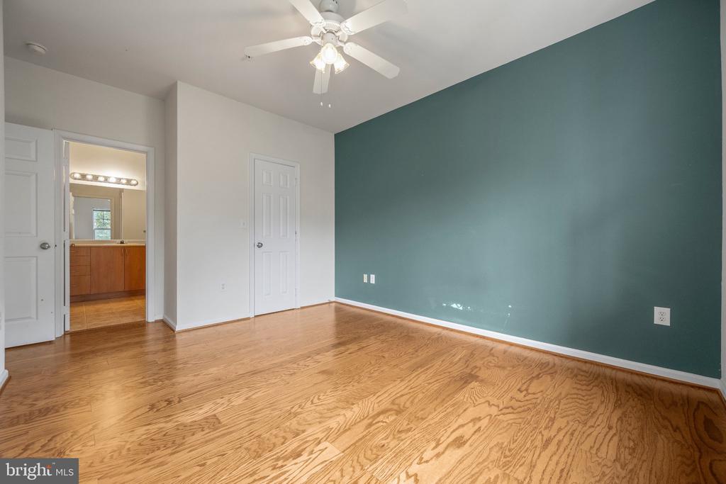 19609 GALWAY BAY CIRCLE Unit: 202