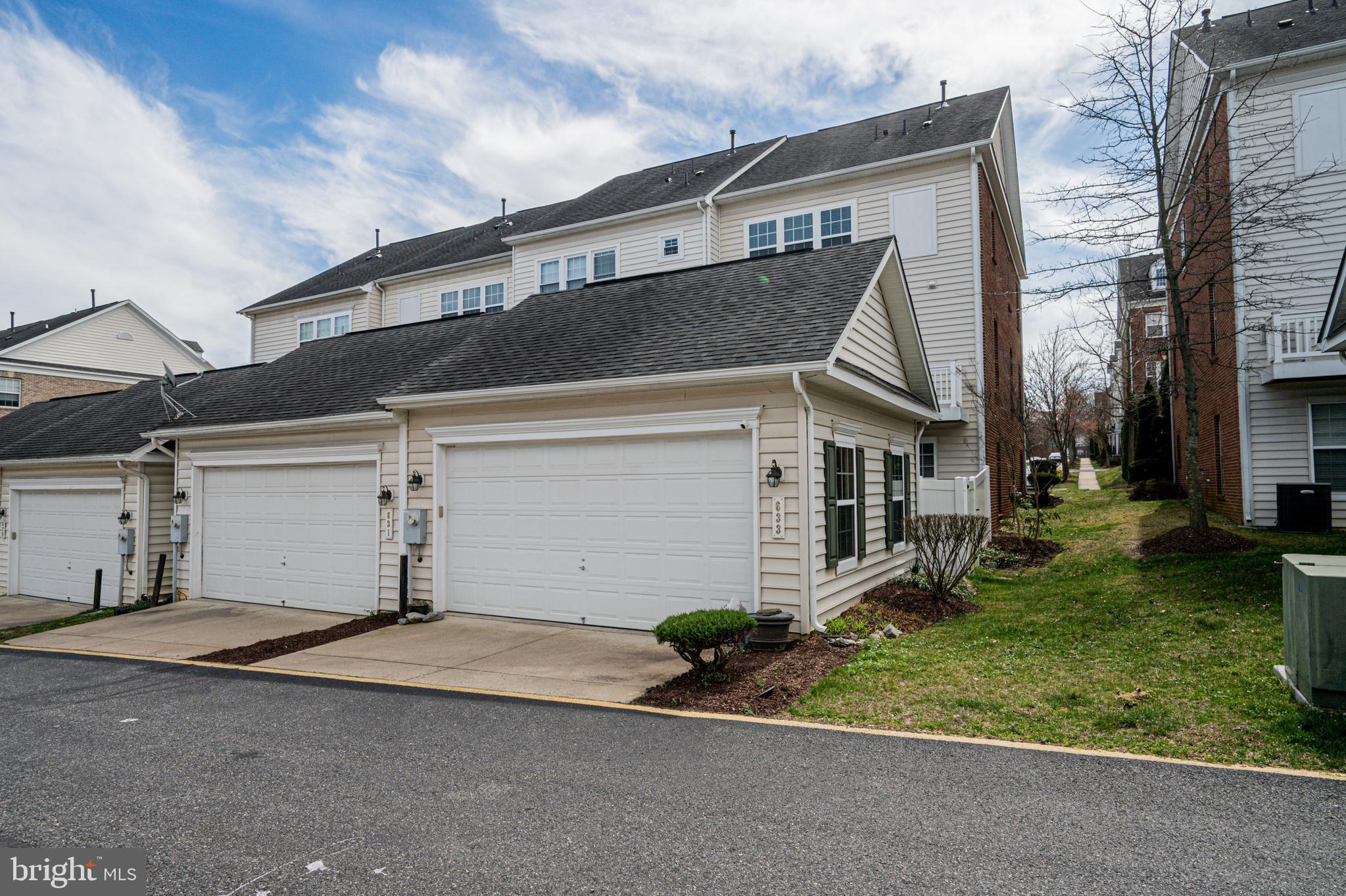 633 Spectator Ave