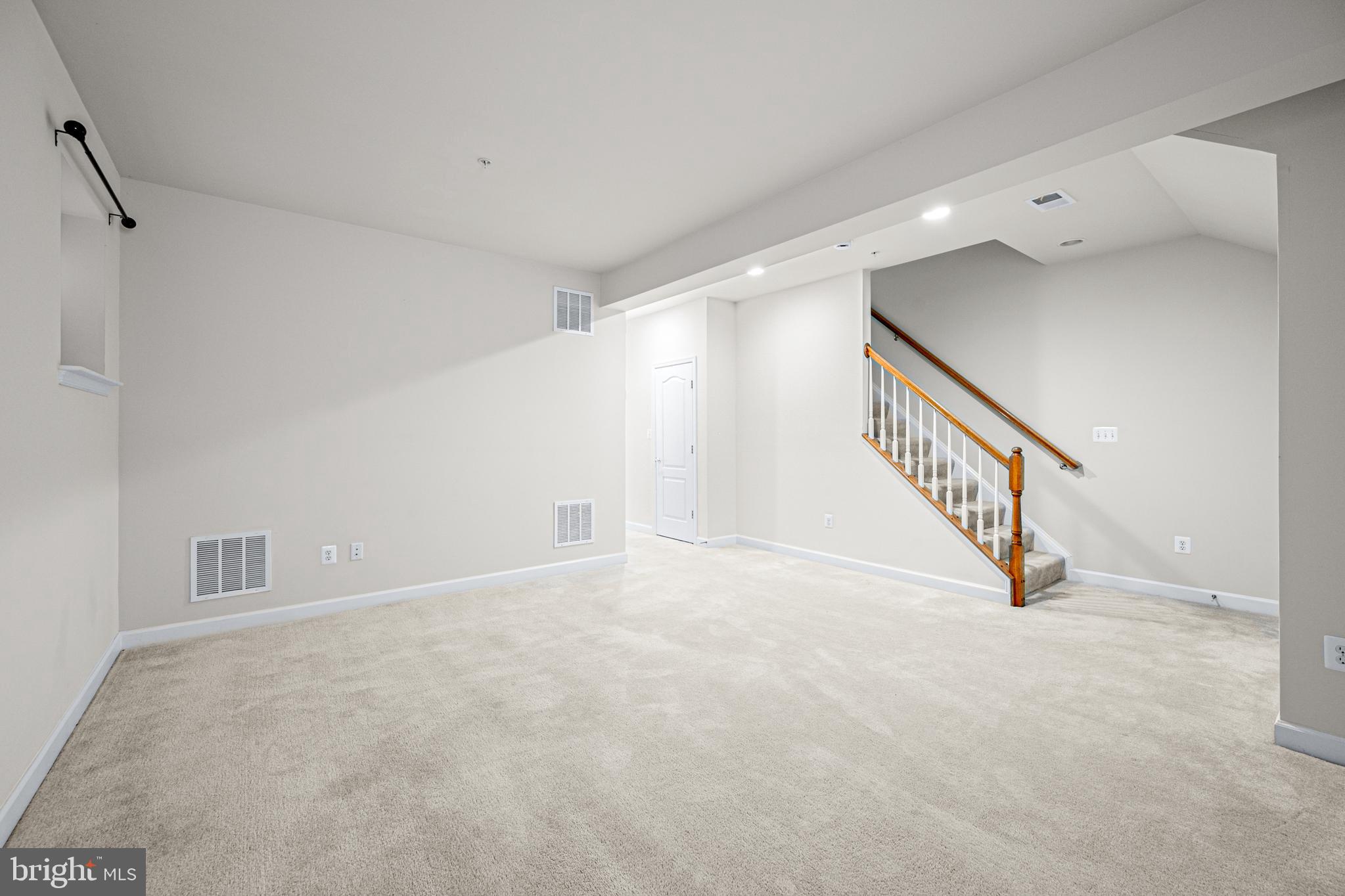 633 Spectator Ave