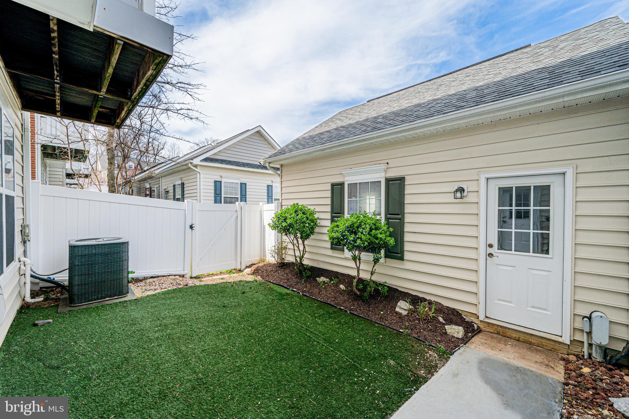 633 Spectator Ave