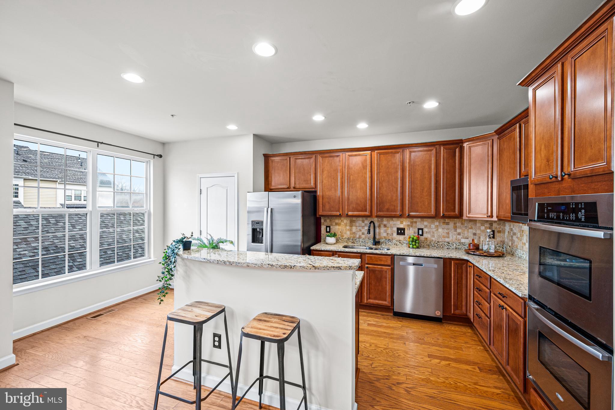 633 Spectator Ave