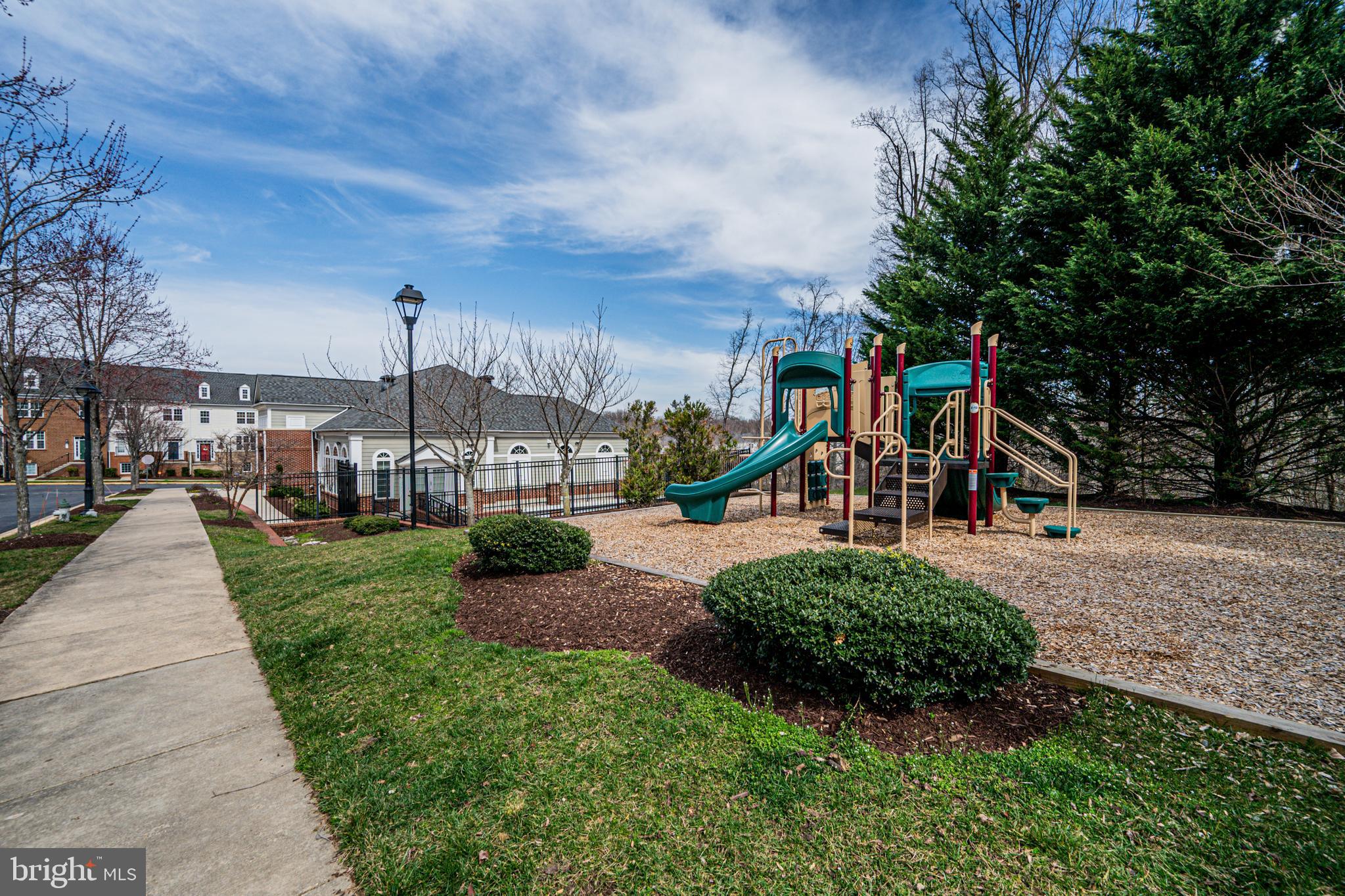 633 Spectator Ave