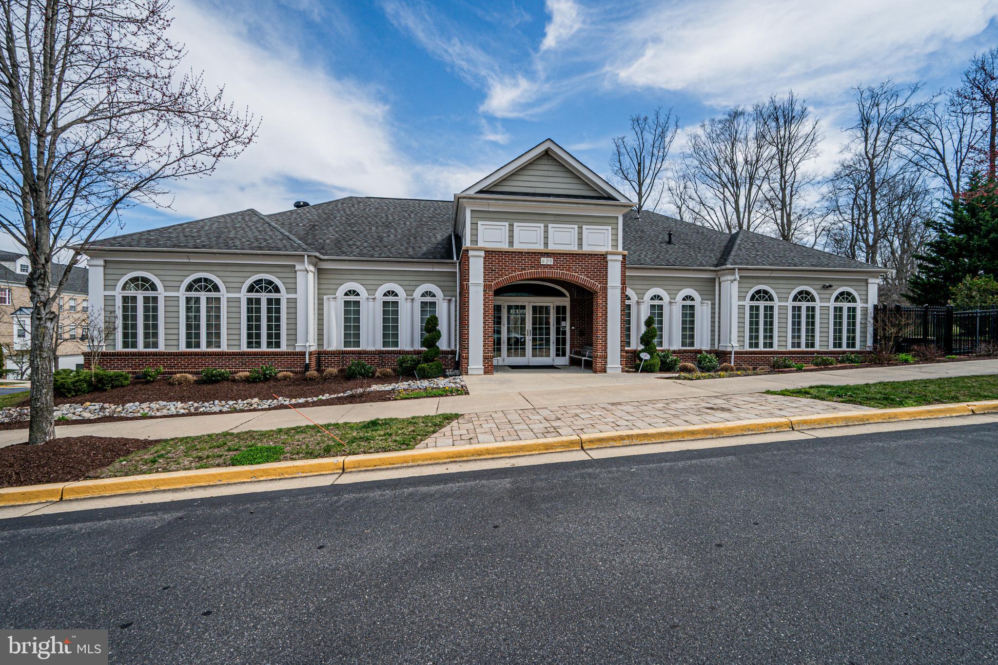 633 Spectator Ave