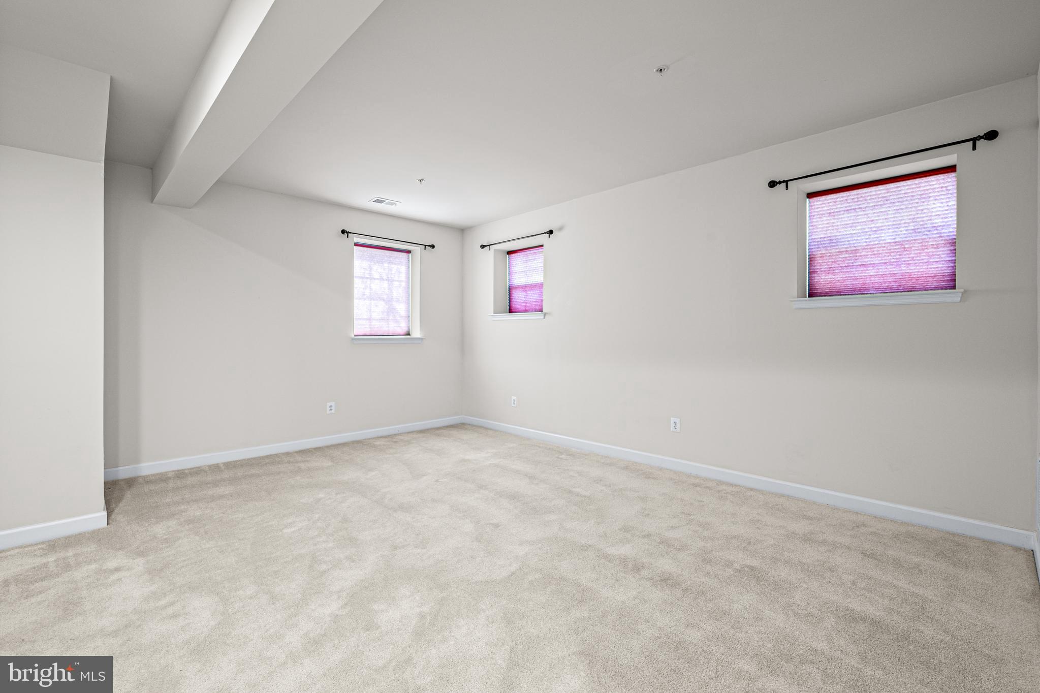 633 Spectator Ave
