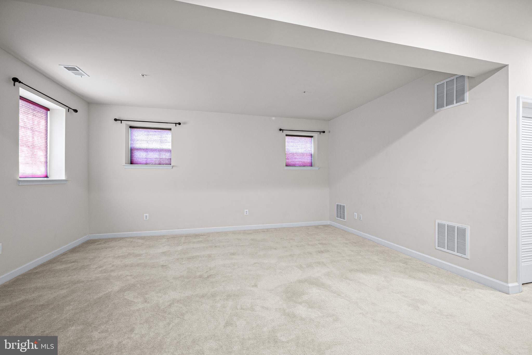 633 Spectator Ave