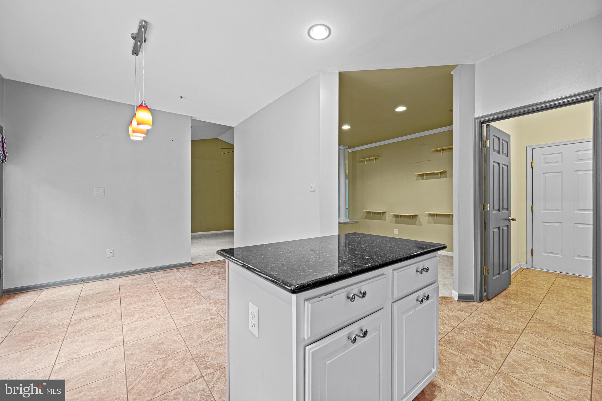 7901 Aylesford Ln