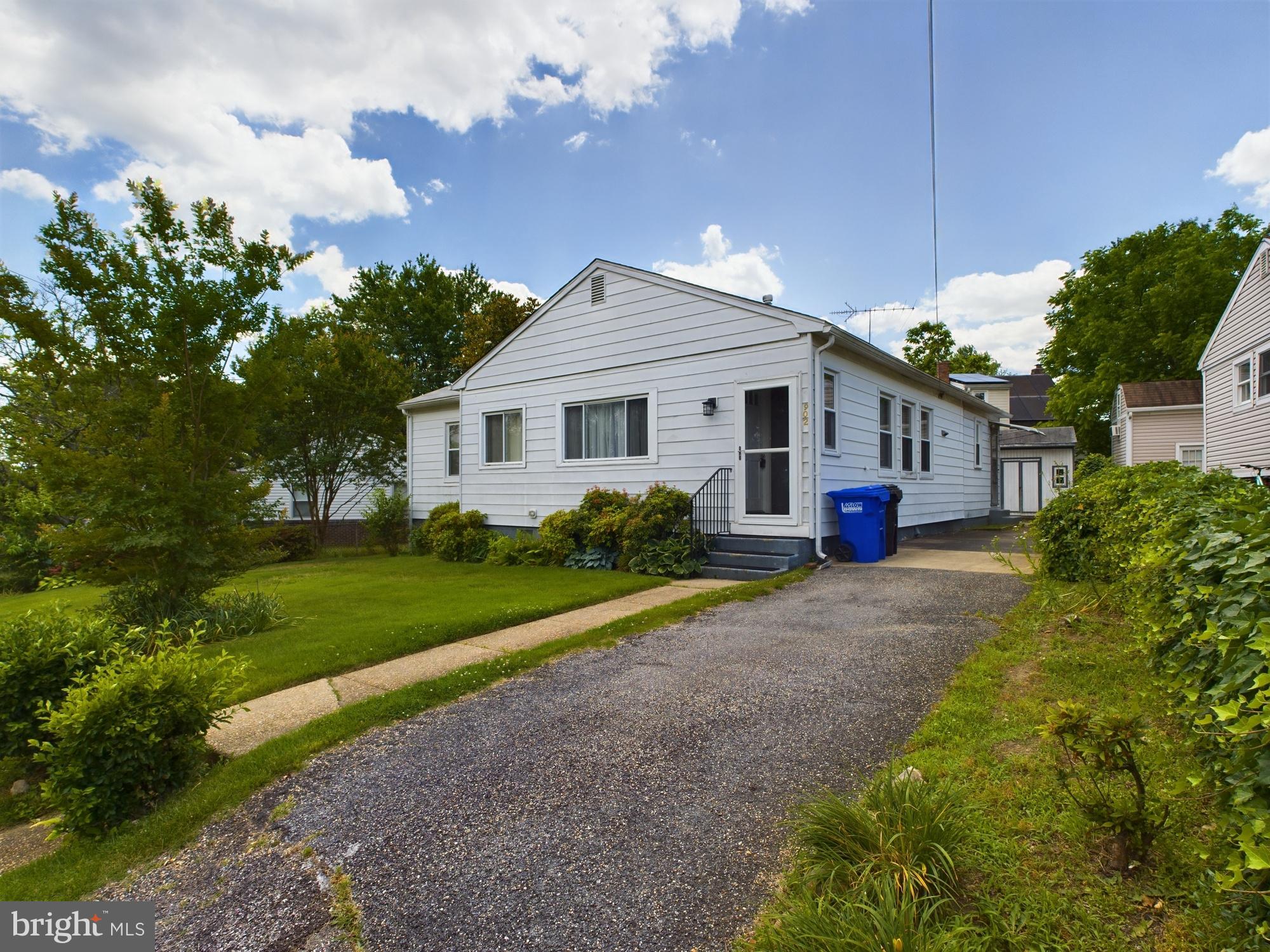 902 Carroll Ave