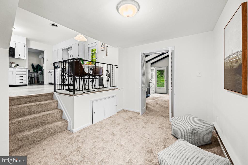 13708 Town Farm Rd