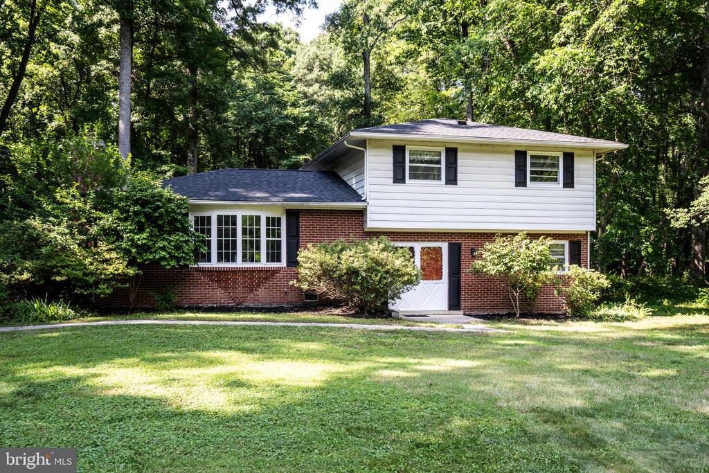 13708 Town Farm Rd