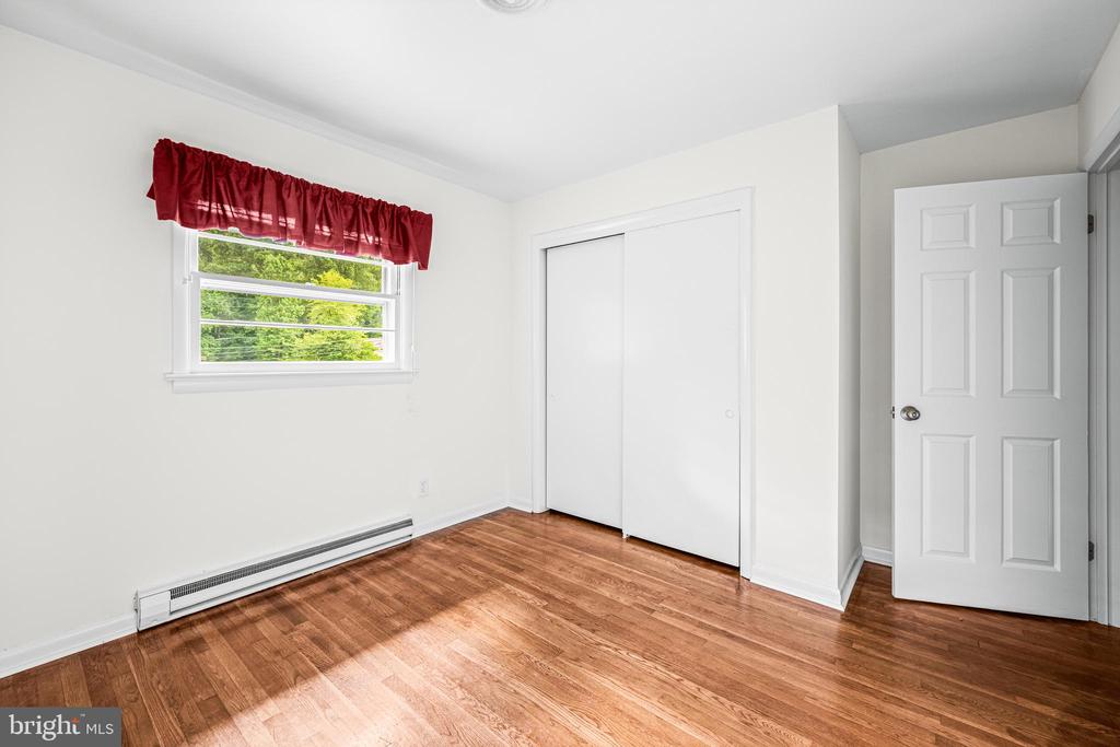 13708 Town Farm Rd