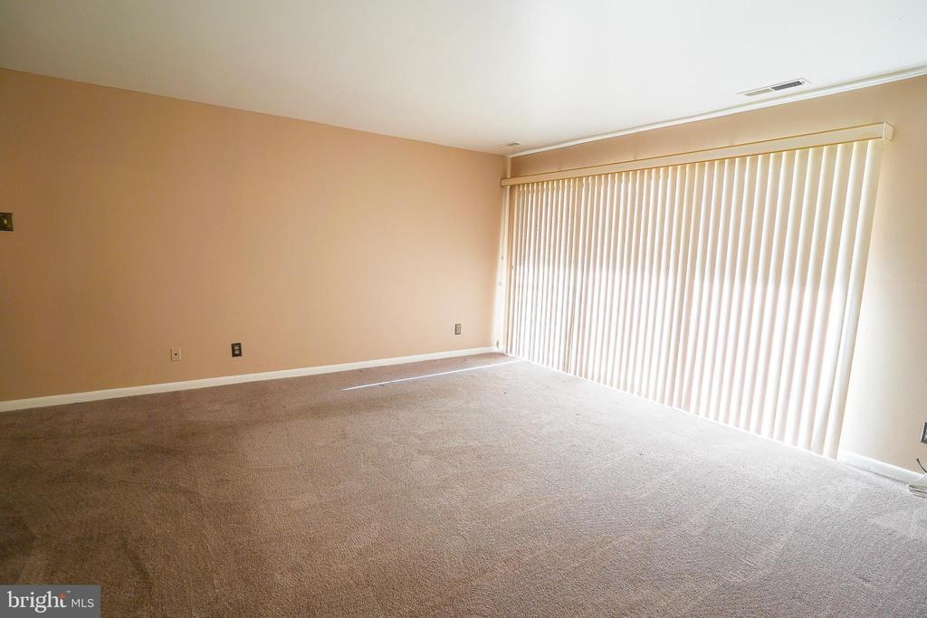10115 PRINCE PLACE 301-2A