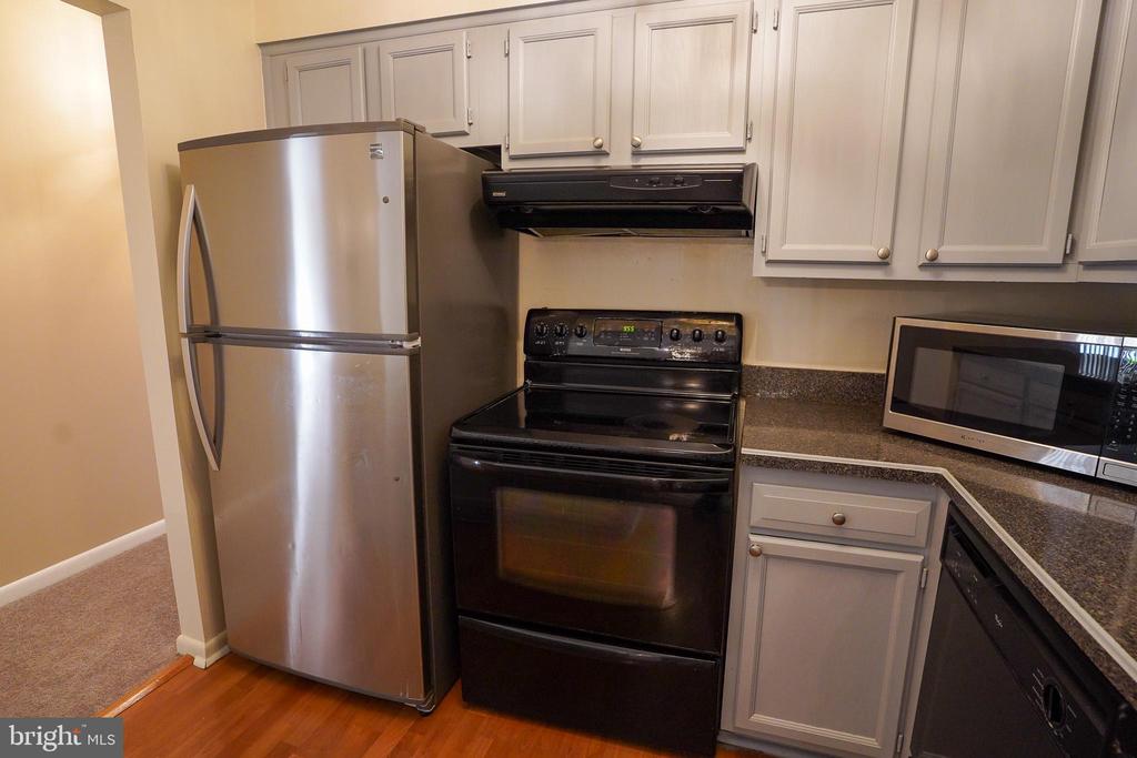 10115 PRINCE PLACE 301-2A