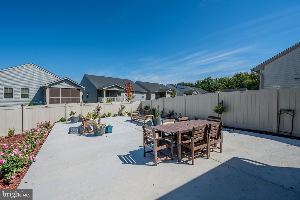 8406 MEADOW ROCK LANE