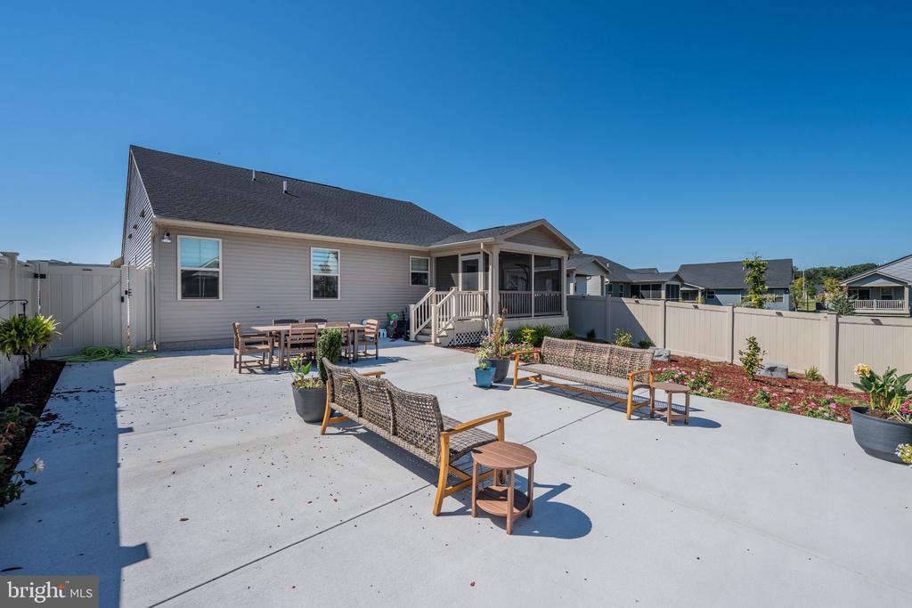 8406 MEADOW ROCK LANE