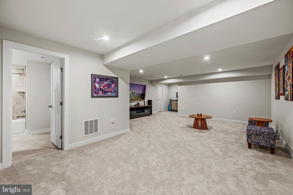 8406 MEADOW ROCK LANE