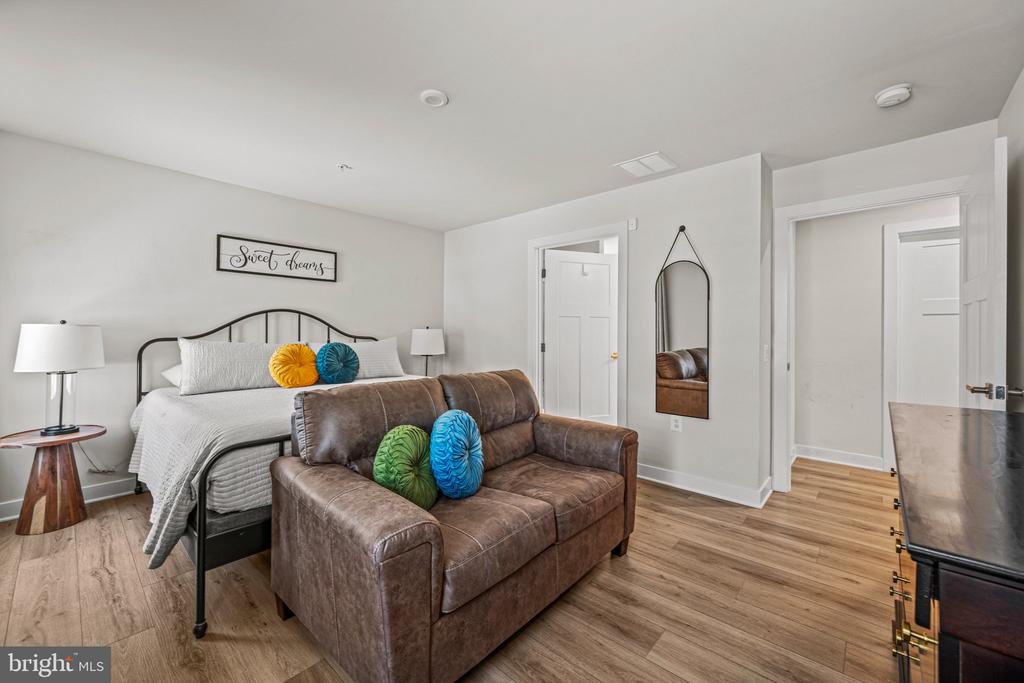 8406 MEADOW ROCK LANE