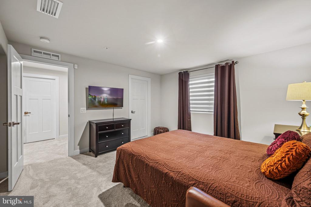 8406 MEADOW ROCK LANE