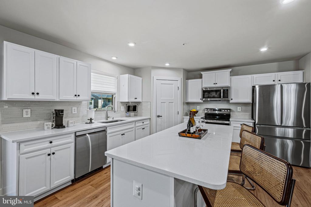 8406 MEADOW ROCK LANE