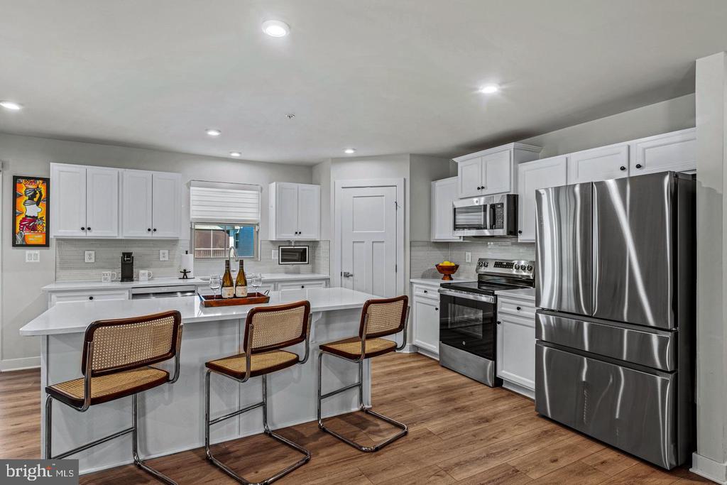 8406 MEADOW ROCK COURT
