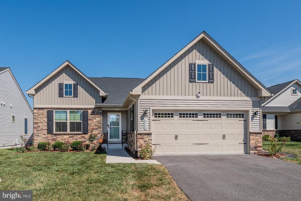 8406 MEADOW ROCK COURT