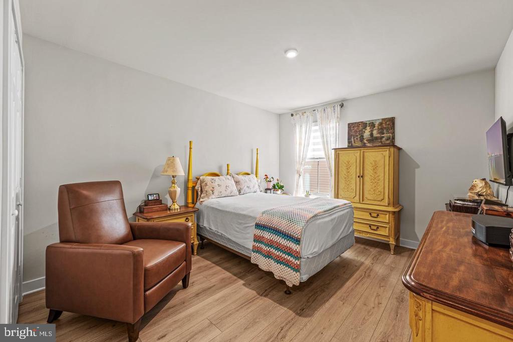 8406 MEADOW ROCK COURT