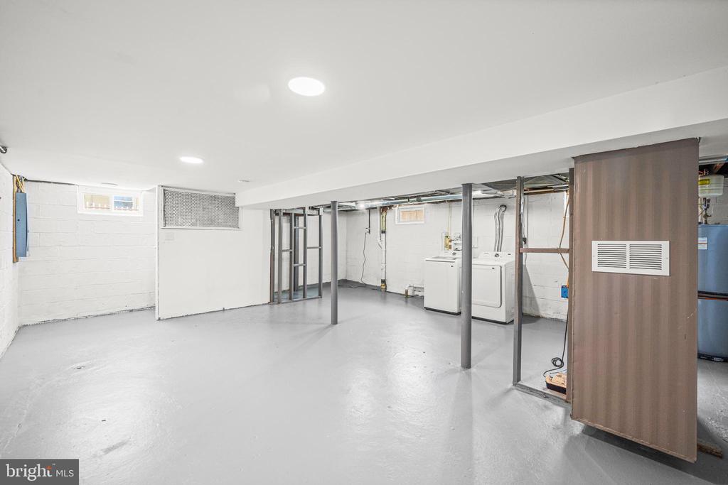 21741 Gambier Pl