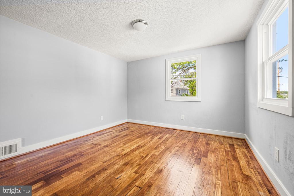 21741 Gambier Pl