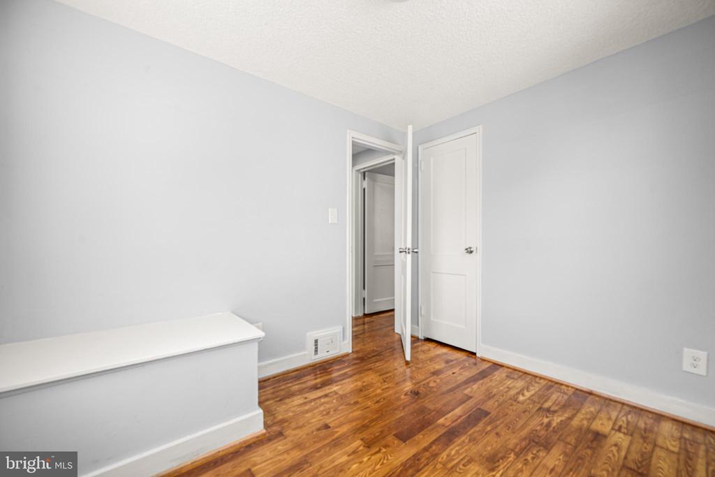 21741 Gambier Pl
