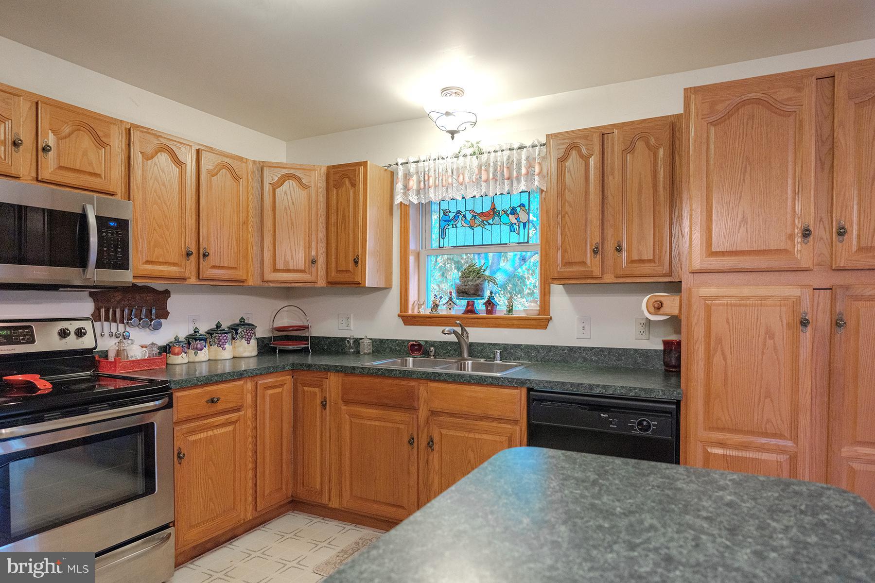 8017 Lake Dr