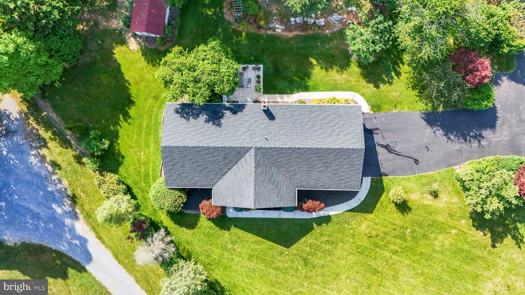 8017 Lake Dr